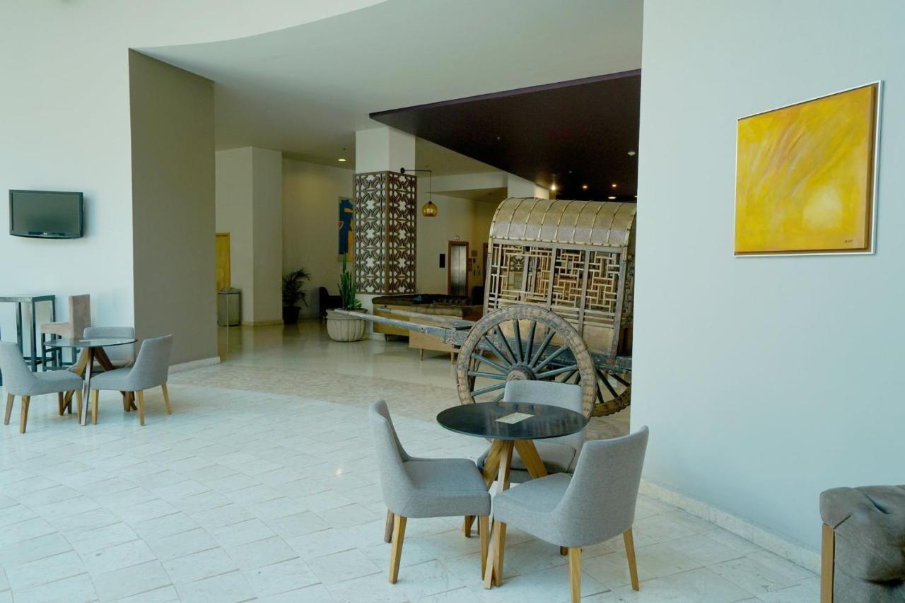 Gamma By Fiesta Americ Xalapa Nubara Экстерьер фото The interior of the airport